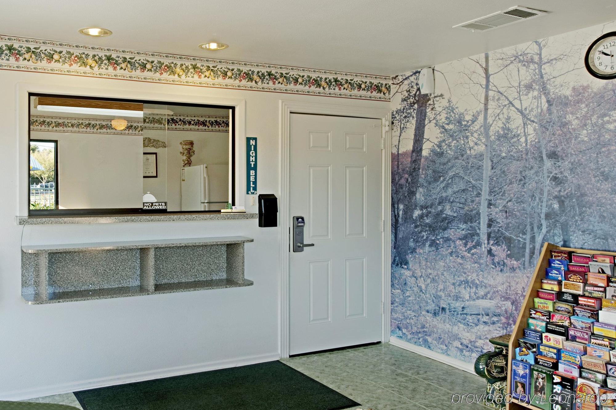 Americas Best Value Inn Mckinney Interior photo